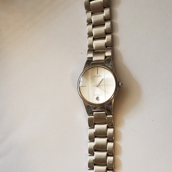 Women Vintage Guess Watch Wrist Watch Working Bubble Glass Date and time - Picture 6 of 8